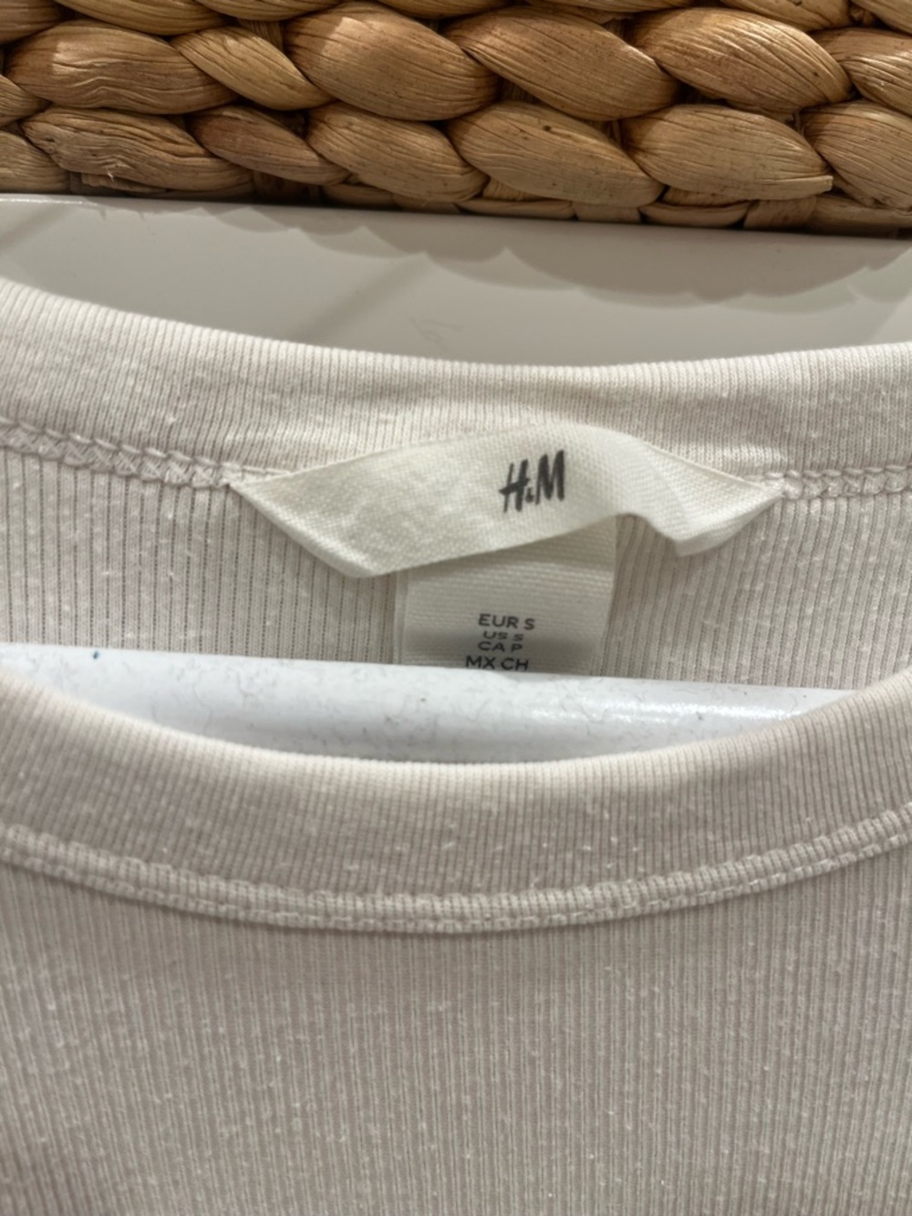 H&M Ribbed Long Sleeve Crew in Off-White - Picture 2 of 3